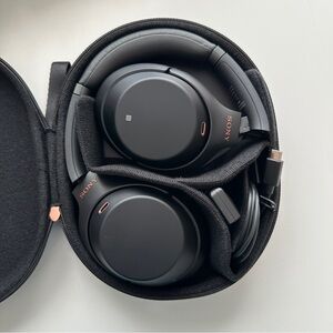 Like New Sony WH-1000XM4 Over-Ear Noise Cancelling Bluetooth Headphones